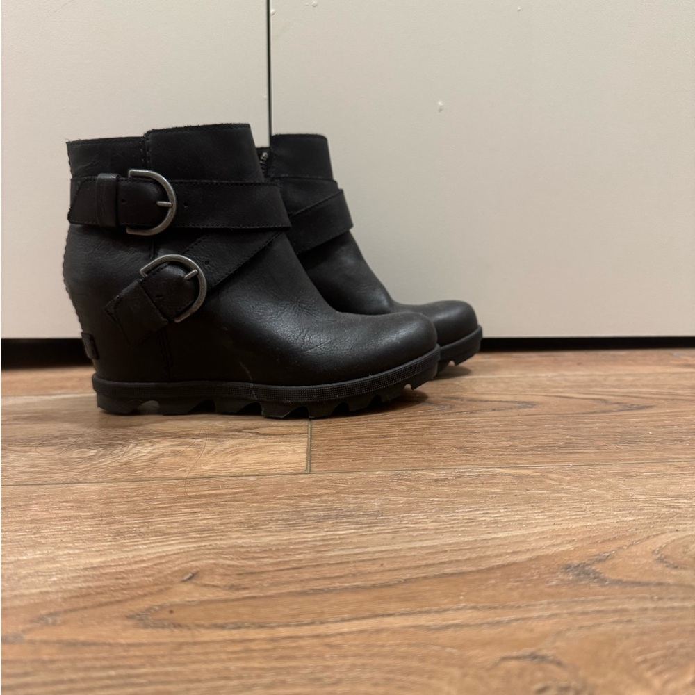 Black Sorel Winter Boots Wedge Heel
